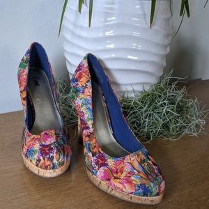 Cute Floral & Cork Pumps!